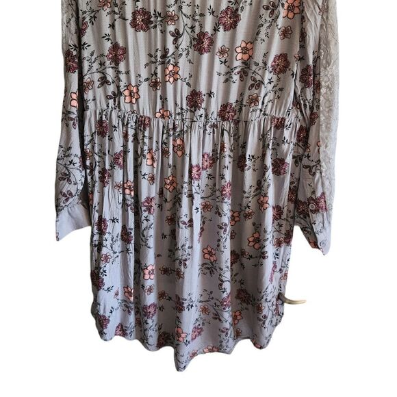 Torrid Gray Floral Lace Tunic Top - Picture 4 of 7